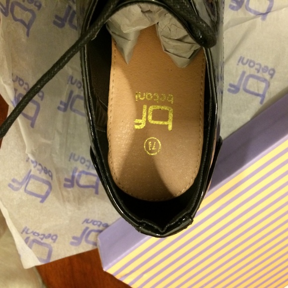 size 6 **NEW** betani Black Patent shoes - Picture 7 of 7